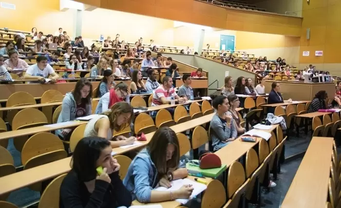 قائمة الجامعات والمعاهد العليا في تونس حسب الجهات